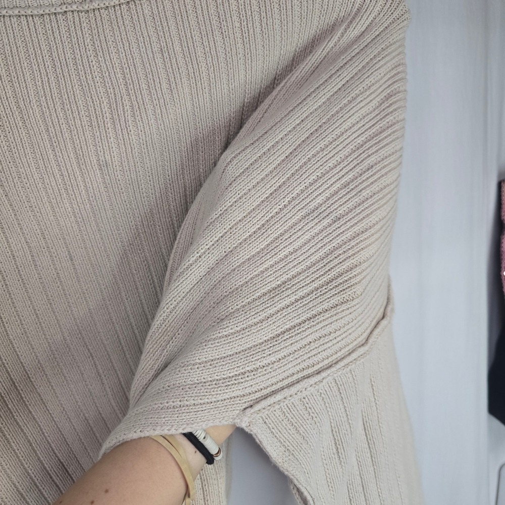 neuflora Ribbed V-Neck Sweater Womens Medium Beige Knit Slouchy Boho Minimalist - Picture 7 of 7